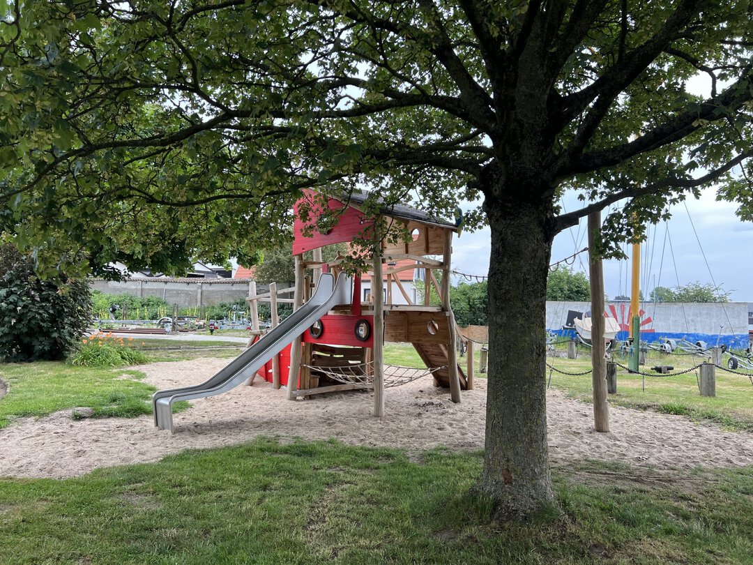 Spielschiff Seite